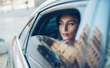 Woman-in-car-1