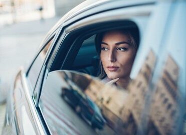 Woman-in-car-1